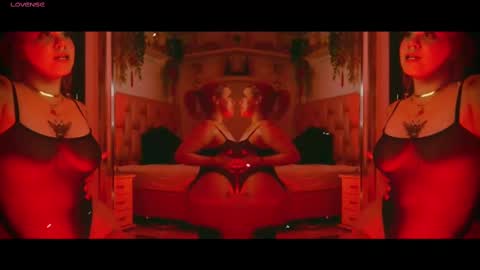 albaandthayron online show from October 4, 2025, 12:03 pm