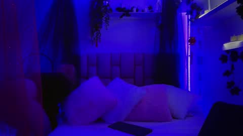 albaandthayron online show from October 27, 2025, 12:09 pm