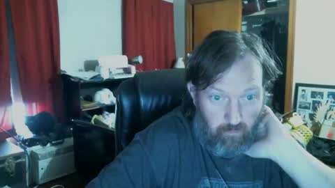 Snapshot of alberik2316 chatting on November 23, 2025, 5:02 pm Alberik online show from November 23, 2025, 5:02 pm