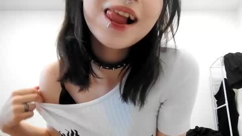 Snapshot of alberthamazierski chatting on October 12, 2025, 9:19 am Im Katrina online show from October 12, 2025, 9:19 am