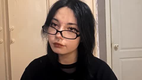 Im Katrina online show from November 26, 2025, 5:03 pm