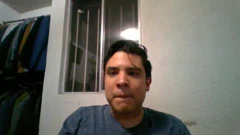 albertoarenas16 online show from April 14, 2026, 2:39 am
