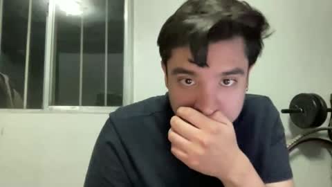 albertoarenas16 online show from April 16, 2026, 7:09 am