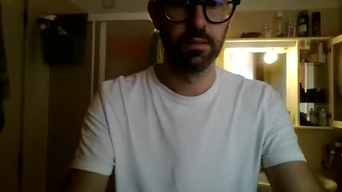 Snapshot of albertodivenire chatting on February 23, 2025, 2:46 pm albertodivenire online show from February 23, 2025, 2:46 pm