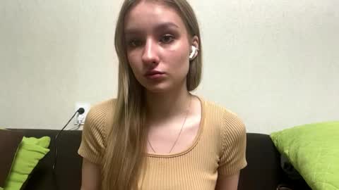 Lina   online show from March 25, 2026, 2:34 pm