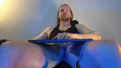 albinoadonis online show from February 3, 2026, 4:10 am