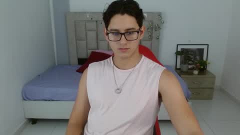 alec_fox7 online show from February 4, 2026, 5:13 am