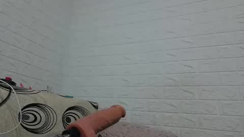 aledina78 online show from April 26, 2026, 4:04 pm