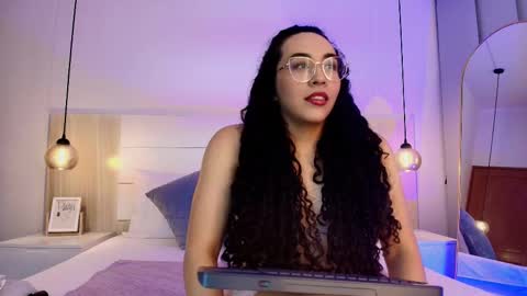 Snapshot of alehia_cute chatting on October 23, 2025, 11:14 pm Alehia Cute online show from October 23, 2025, 11:14 pm