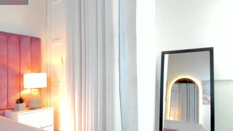 Snapshot of aleja_arango chatting on February 3, 2025, 6:39 pm Alejandra Arango online show from February 3, 2025, 6:39 pm