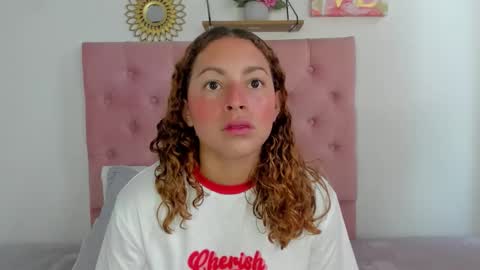 Aleja  online show from September 15, 2025, 12:49 pm