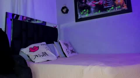 Alejandra online show from April 30, 2026, 9:19 pm