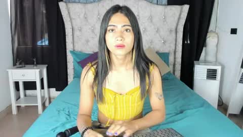 Alejandra online show from June 18, 2026, 12:09 pm