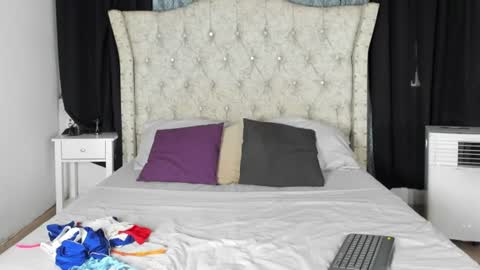 Alejandra online show from June 20, 2026, 12:08 pm