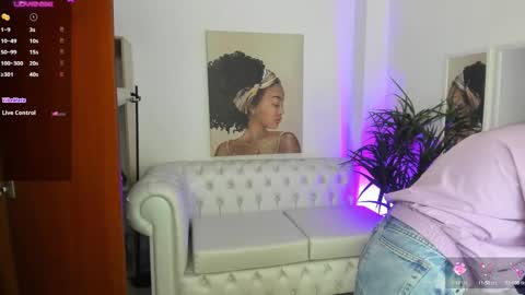 Alejandra online show from January 21, 2025, 11:13 am