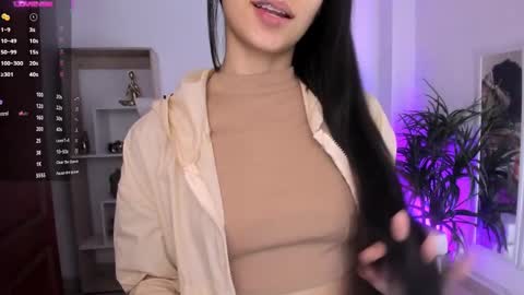 Alejandra online show from January 29, 2025, 11:30 am