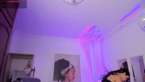 Alejandra online show from March 8, 2025, 11:27 am