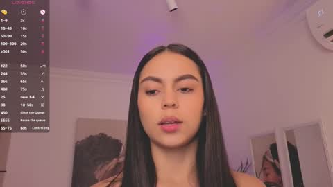 Alejandra online show from October 1, 2025, 12:00 pm