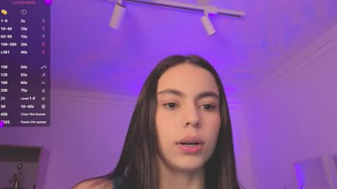 Alejandra online show from April 16, 2026, 11:22 am