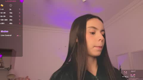 Alejandra online show from April 24, 2026, 11:23 am