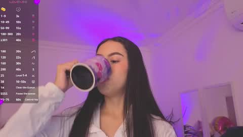 Alejandra online show from July 25, 2026, 11:19 am