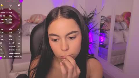 Alejandra online show from July 28, 2026, 2:13 pm