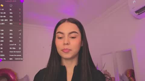 Alejandra online show from August 3, 2026, 11:15 am