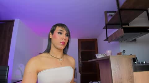 A L E J A N D R A online show from January 8, 2025, 4:02 am