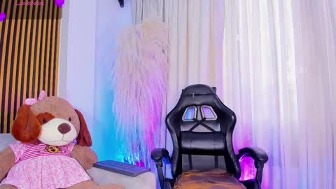 Snapshot of alejagarcia_ chatting on October 20, 2025, 9:26 pm CUTE ALEJA online show from October 20, 2025, 9:26 pm