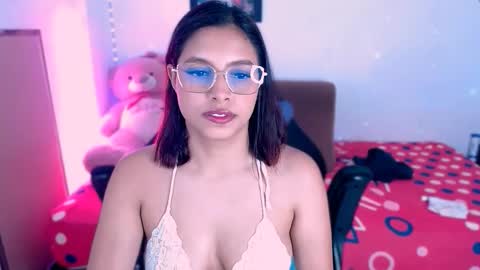 Snapshot of alejaharker chatting on October 27, 2025, 2:04 am Aleja Harker  online show from October 27, 2025, 2:04 am