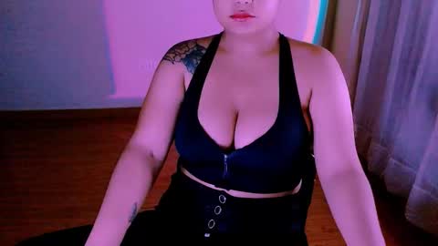 Alejandra  online show from November 13, 2025, 5:17 am