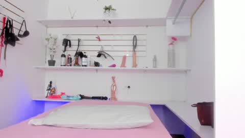 Alejandra online show from September 24, 2025, 12:41 pm