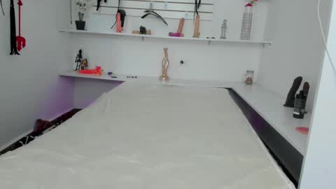 Alejandra online show from October 11, 2025, 12:15 pm