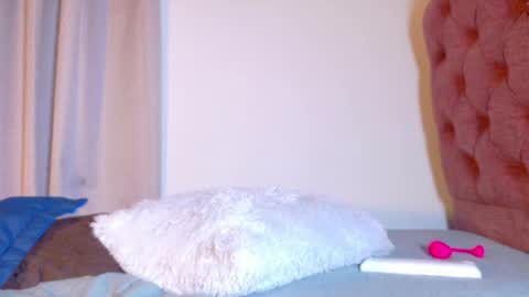 alejandra_dunn1 online show from May 15, 2026, 10:50 pm