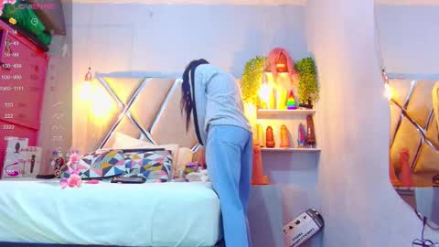 alejandra martins online show from December 17, 2025, 8:26 pm