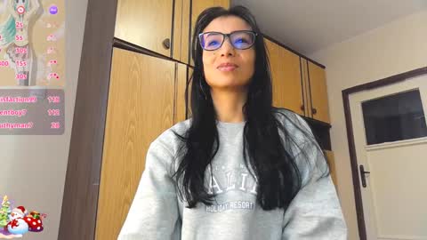 Snapshot of alejandracherry_ chatting on January 3, 2025, 12:08 pm Alejandra online show from January 3, 2025, 12:08 pm