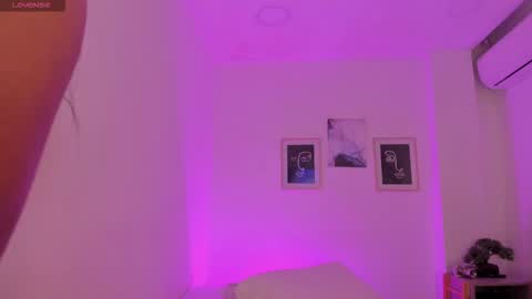 Alejandra online show from February 3, 2026, 12:21 pm