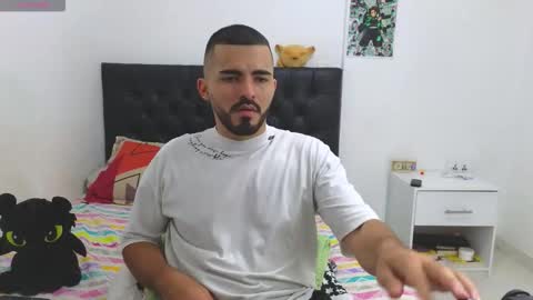 alejandroo_7 online show from March 7, 2026, 9:45 pm