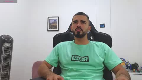 alejandroo_7 online show from June 16, 2026, 6:32 pm