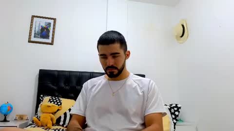 alejandroo_7 online show from August 8, 2026, 5:26 pm