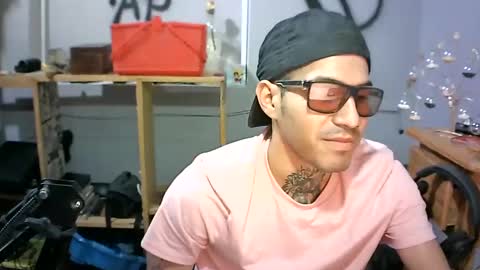 alejandropppzz online show from January 16, 2025, 1:37 am