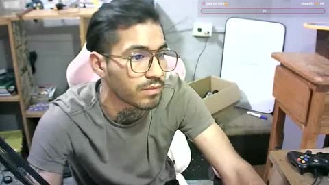 alejandropppzz online show from January 26, 2025, 8:14 am