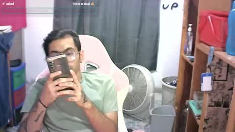 alejandropppzz online show from February 9, 2025, 4:04 am