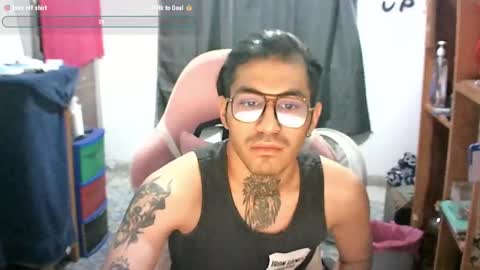 alejandropppzz online show from February 10, 2025, 8:09 am