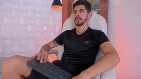 Alejo  online show from October 21, 2025, 9:37 pm