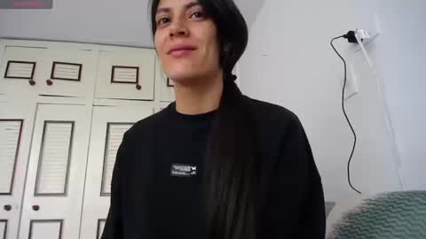 Snapshot of alejaxxxhot chatting on October 18, 2025, 5:25 pm alejaxxxhot online show from October 18, 2025, 5:25 pm