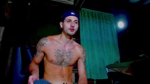 Snapshot of alejo_323__ chatting on June 17, 2026, 2:14 am alejo_323__ online show from June 17, 2026, 2:14 am