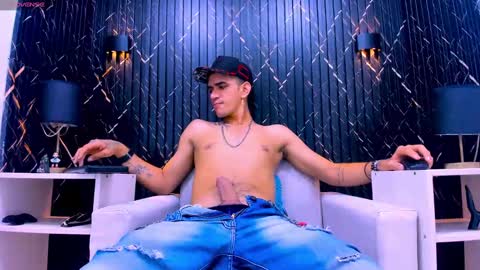 Snapshot of alejo_chavez chatting on October 1, 2025, 3:18 pm alejo chavez online show from October 1, 2025, 3:18 pm