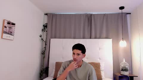 alejo_exotic online show from June 30, 2026, 12:17 pm
