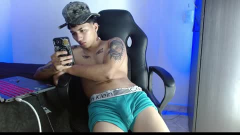 Snapshot of alejo_urd chatting on April 7, 2026, 5:30 am alejo online show from April 7, 2026, 5:30 am